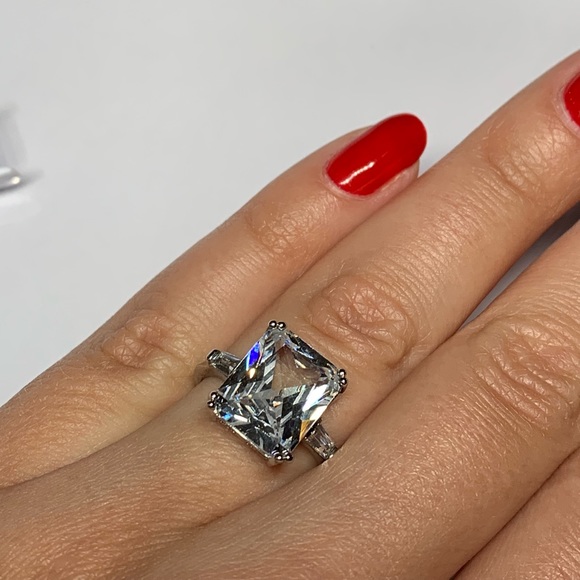 Jewelry - Silver Austrian Crystal Ring